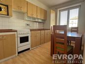 Pronájem pěkného bytu 2+1 s balkonem v Pardubicích náměstí Dukelských hrdinů, cena 15500 CZK / objekt / měsíc, nabízí EVROPA realitní kancelář