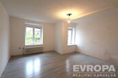 Prodej bytu 3+kk, 66 m s vyhrazeným parkovacím stáním Pardubice, ul. Železničního pluku, cena 5450000 CZK / objekt, nabízí 