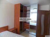 Pronájem slunného bytu 2+1 s lodžií po rekonstrukci v Pardubicích Polabiny - ul. Brožíkova, cena 14900 CZK / objekt / měsíc, nabízí UNITED REAL Pardubice