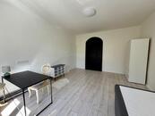 Pronájem pokoje 20 m2 v RD, Okružní ul, Pardubice, cena 11000 CZK / objekt / měsíc, nabízí 