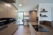 Mezonetový penthouse se čtyřmi terasami, cena 63900000 CZK / objekt / měsíc, nabízí 
